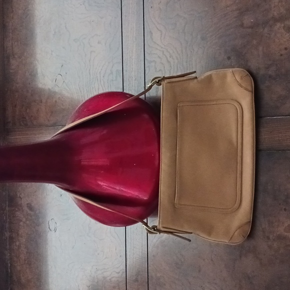 Vintage Coach tan color leather purse - Picture 2 of 3